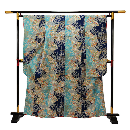 A furisode kimono with striking light blue and dark blue colors|水色と紺色が印象的な振袖