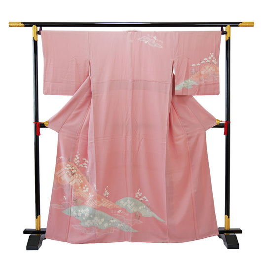 A dark pink formal kimono with a single family crest and partial tie-dyeing|一つ紋入り部分絞りの濃いピンクの付け下げ