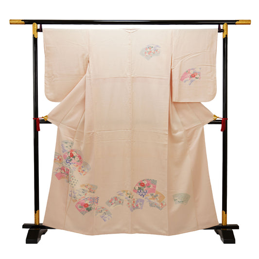 A light pink kimono with a colorful fan design|淡いピンクにカラフルな扇面がデザインされた付け下げ