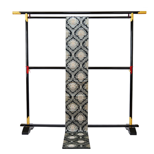 A six-fold obi with a black satin weave and Chinese flower pattern|黒の繻子織りに唐花文様の六通袋帯