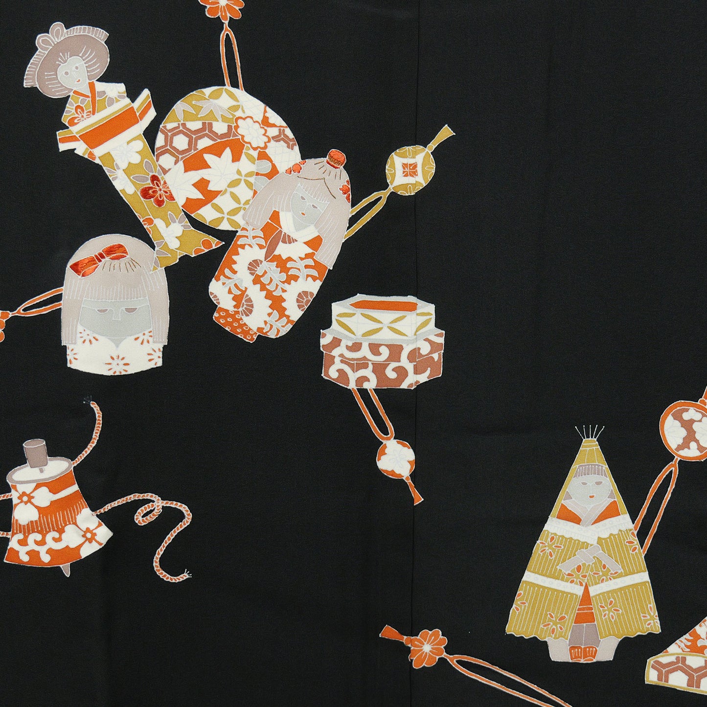 A women's haori coat with an eye-catching kokeshi doll pattern|こけし文様が目をひく女物羽織