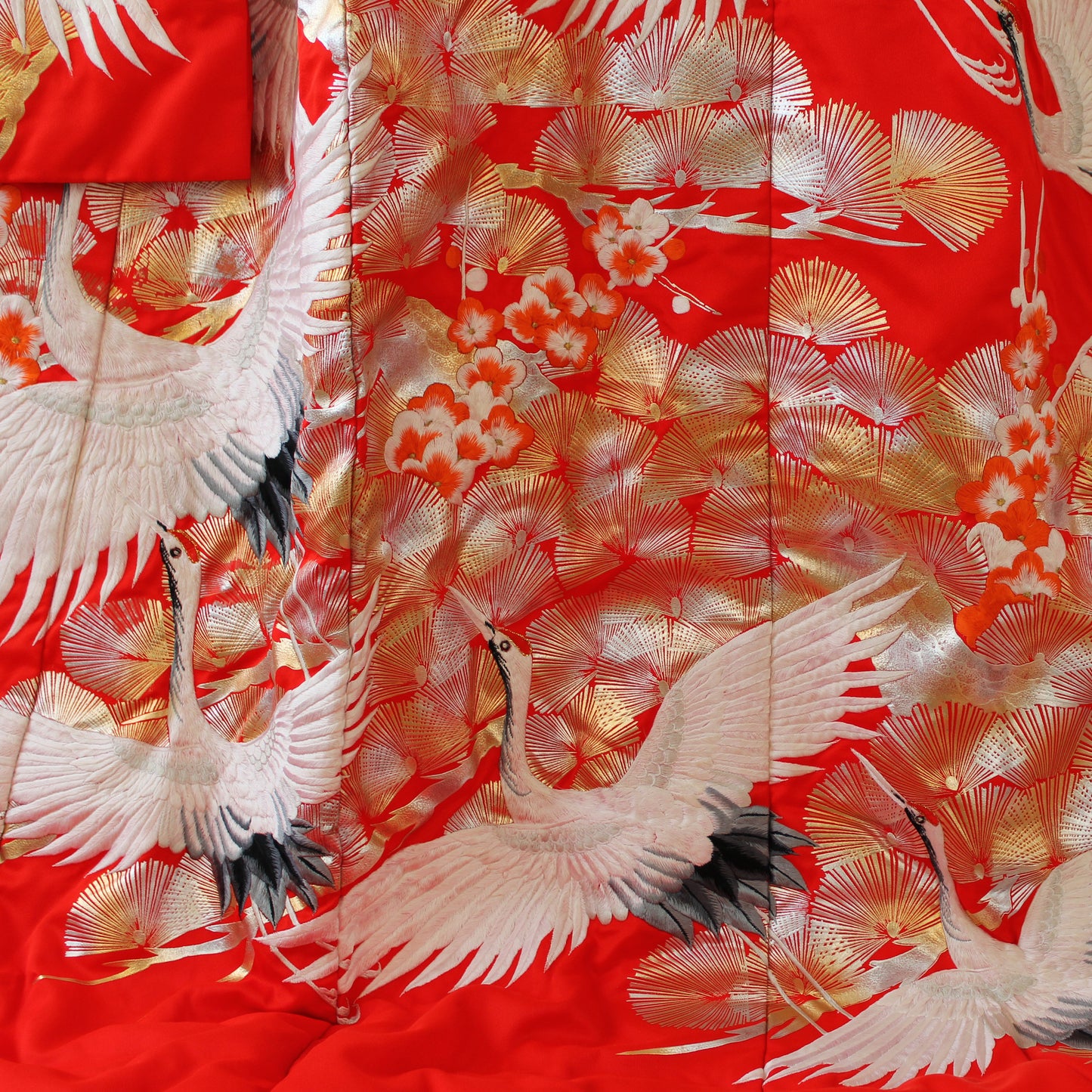 Kimono Uchikake(打掛) Vermilion-Red FlyingCrane Plum Embroidery GoldLeaf SilverLeaf Japanese Traditional Clothing Japan