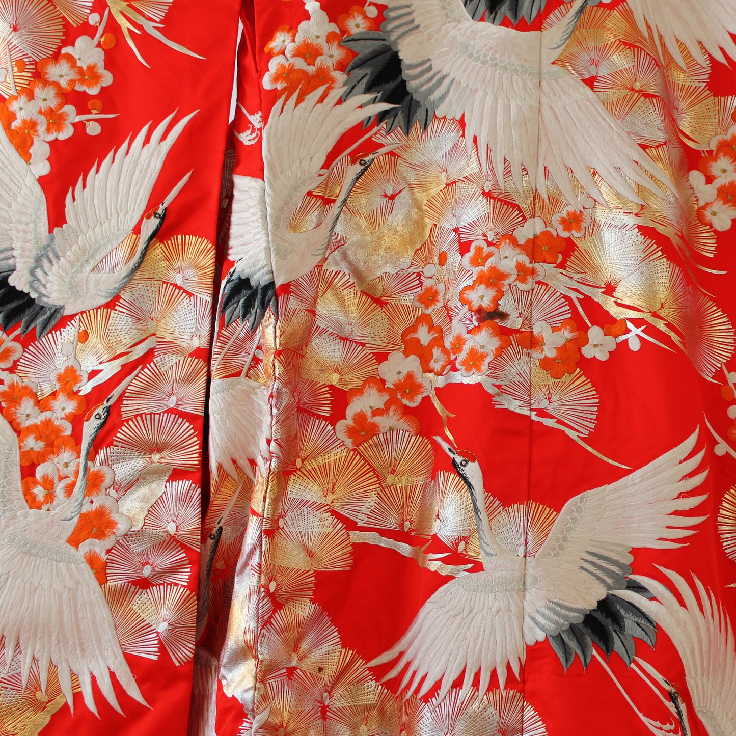 Kimono Uchikake(打掛) Vermilion-Red FlyingCrane Plum Embroidery GoldLeaf SilverLeaf Japanese Traditional Clothing Japan