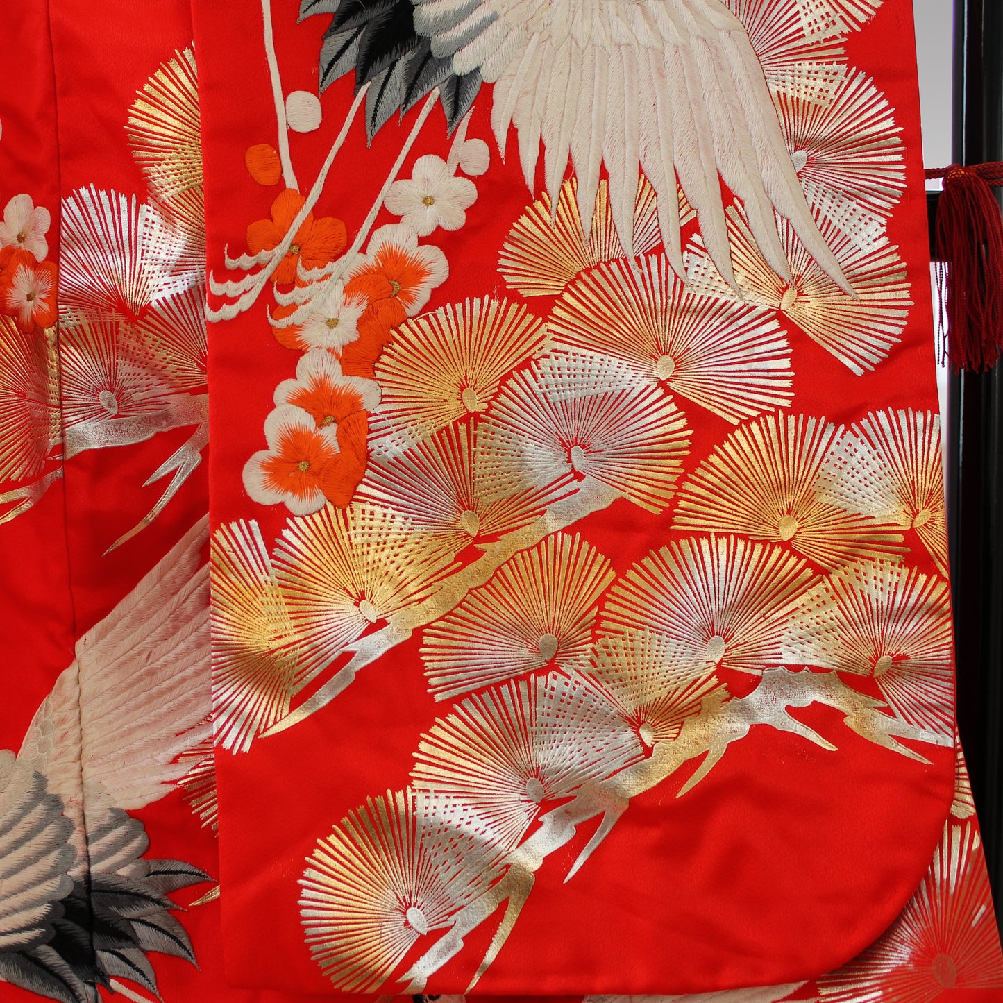 Kimono Uchikake(打掛) Vermilion-Red FlyingCrane Plum Embroidery GoldLeaf SilverLeaf Japanese Traditional Clothing Japan