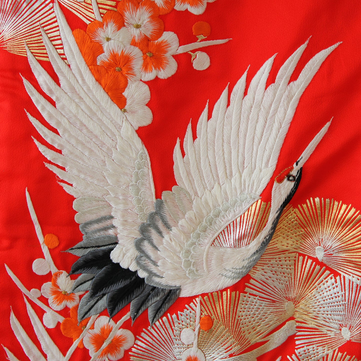 Kimono Uchikake(打掛) Vermilion-Red FlyingCrane Plum Embroidery GoldLeaf SilverLeaf Japanese Traditional Clothing Japan