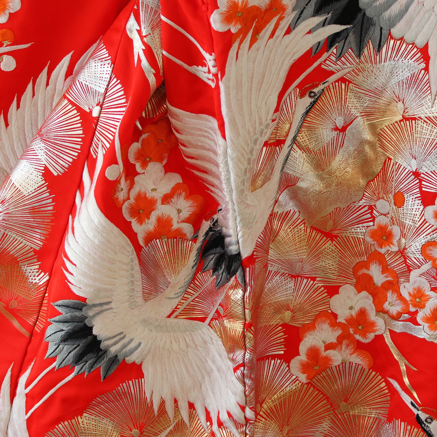 Kimono Uchikake(打掛) Vermilion-Red FlyingCrane Plum Embroidery GoldLeaf SilverLeaf Japanese Traditional Clothing Japan