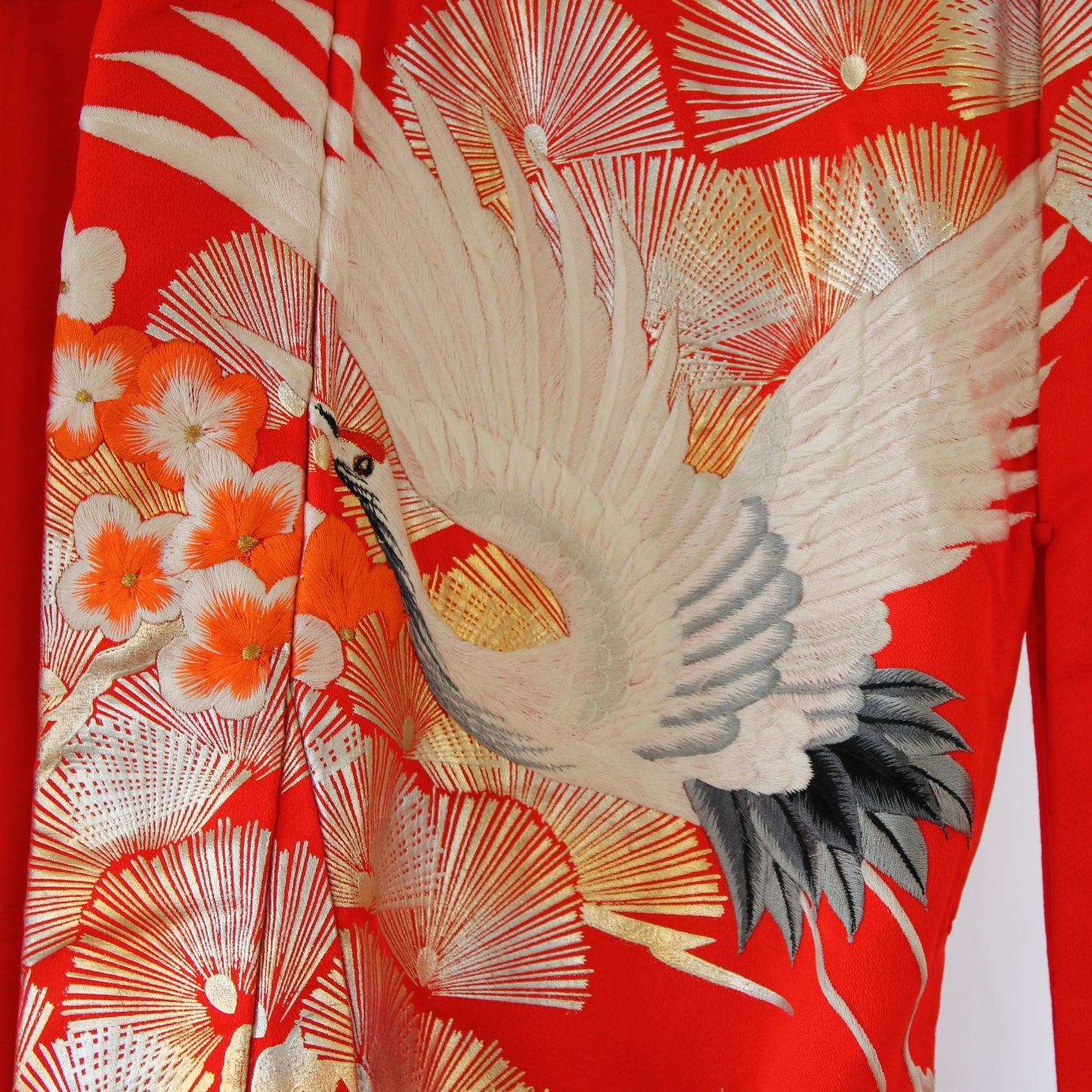 Kimono Uchikake(打掛) Vermilion-Red FlyingCrane Plum Embroidery GoldLeaf SilverLeaf Japanese Traditional Clothing Japan