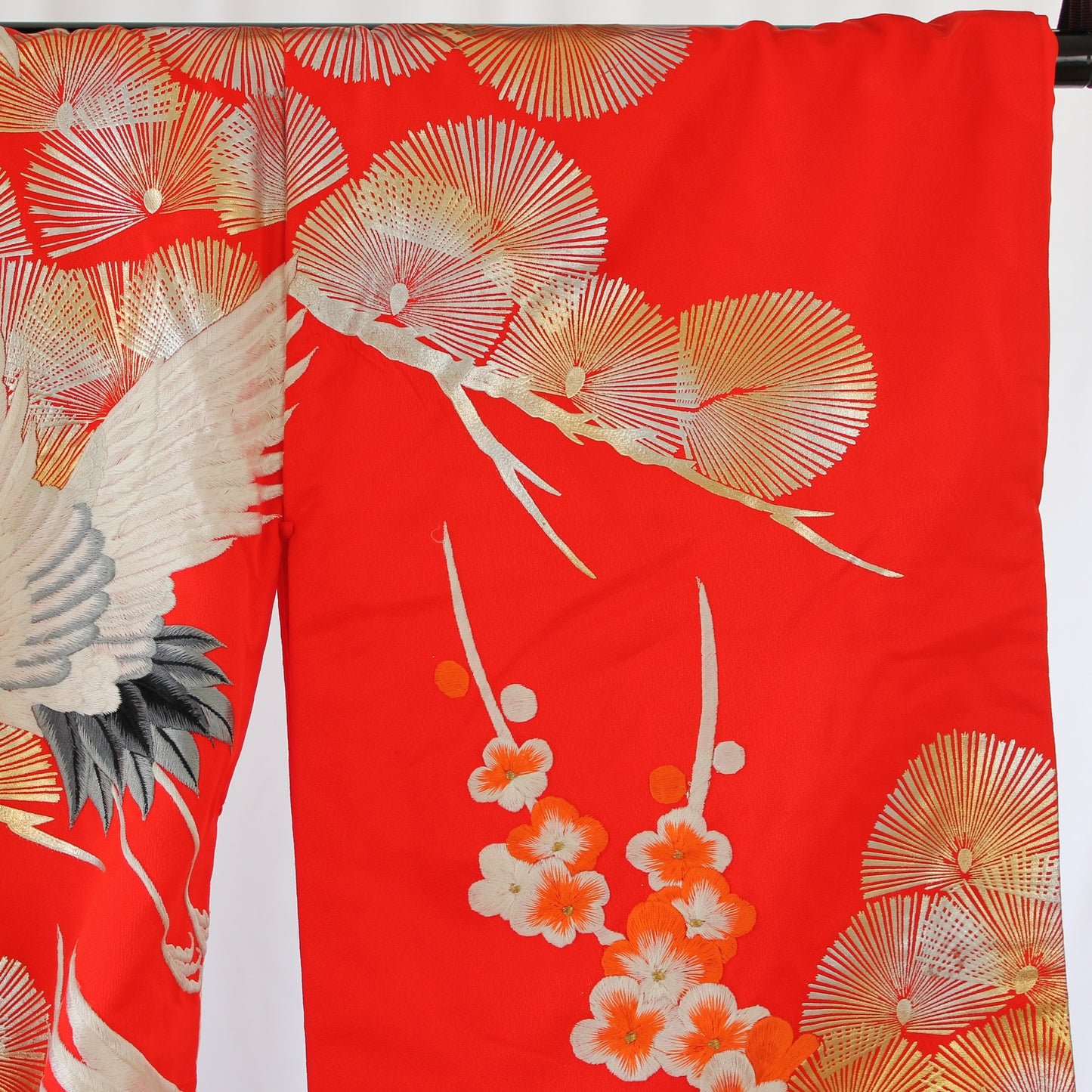 Kimono Uchikake(打掛) Vermilion-Red FlyingCrane Plum Embroidery GoldLeaf SilverLeaf Japanese Traditional Clothing Japan