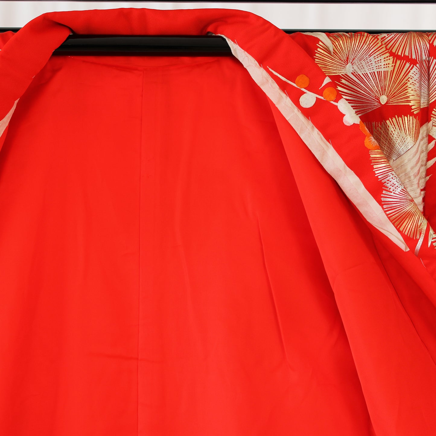 Kimono Uchikake(打掛) Vermilion-Red FlyingCrane Plum Embroidery GoldLeaf SilverLeaf Japanese Traditional Clothing Japan