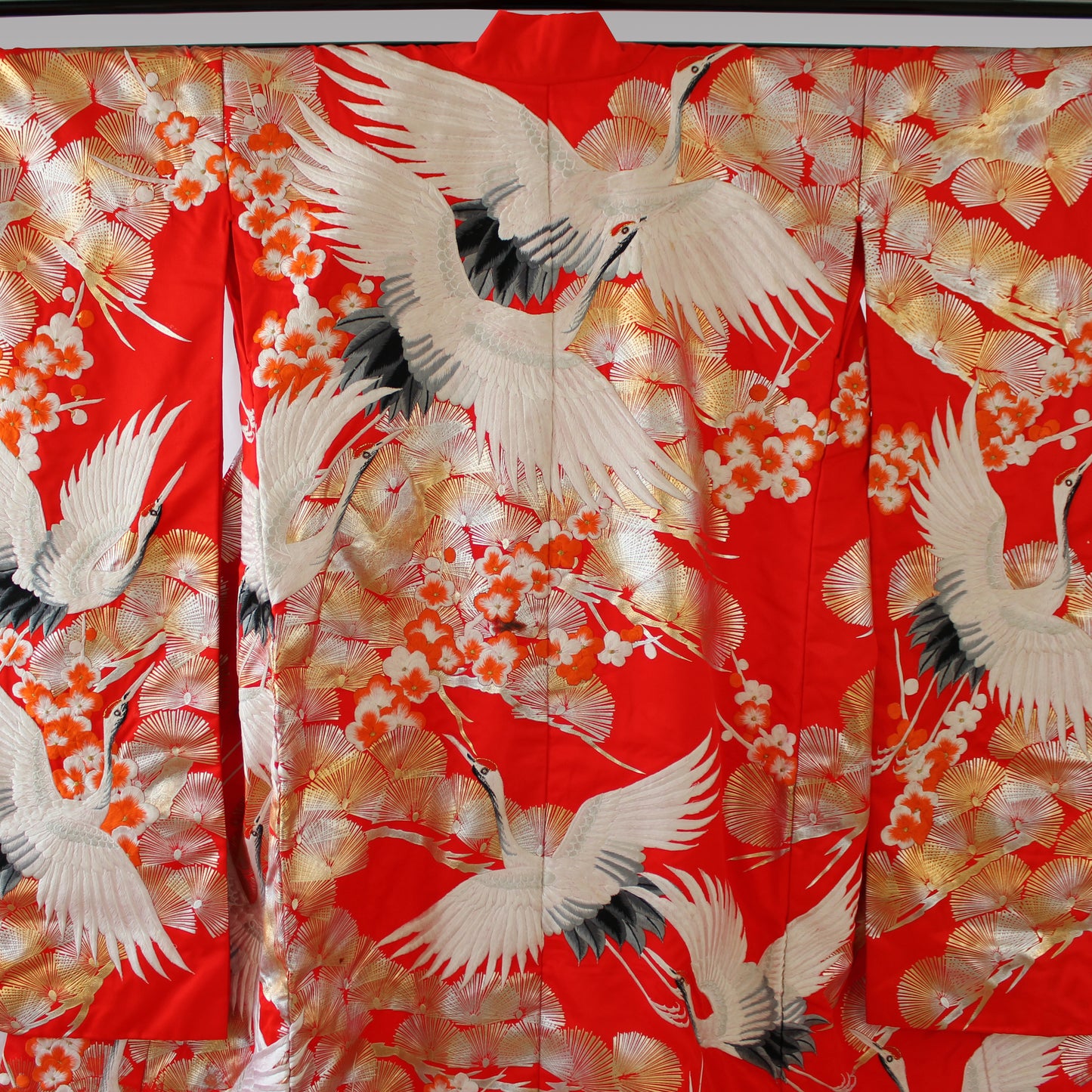 Kimono Uchikake(打掛) Vermilion-Red FlyingCrane Plum Embroidery GoldLeaf SilverLeaf Japanese Traditional Clothing Japan