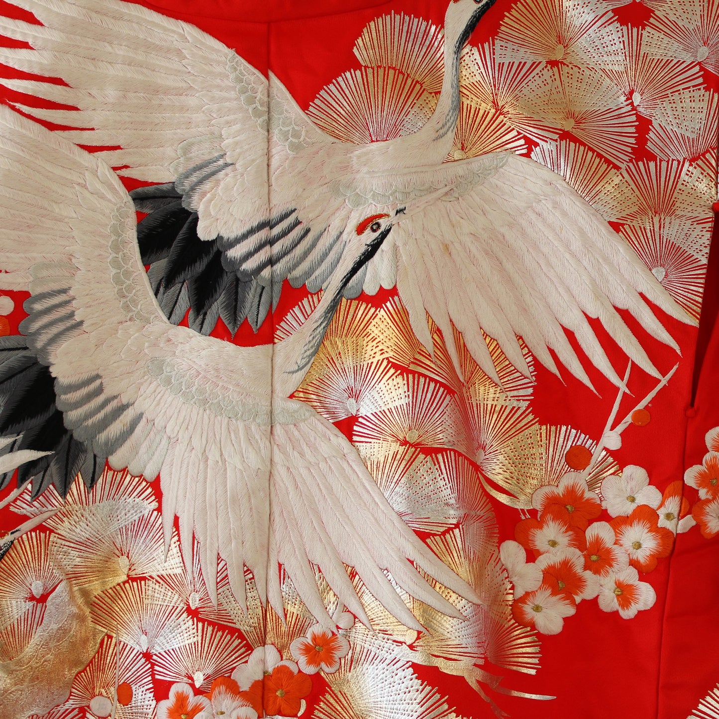 Kimono Uchikake(打掛) Vermilion-Red FlyingCrane Plum Embroidery GoldLeaf SilverLeaf Japanese Traditional Clothing Japan