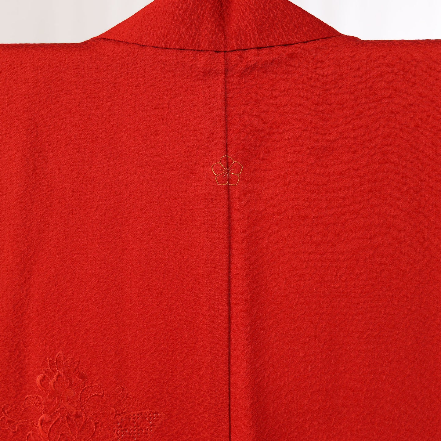 A calm vermilion women's haori coat with a single crest｜落ち着いた朱色の一つ紋入り女物羽織