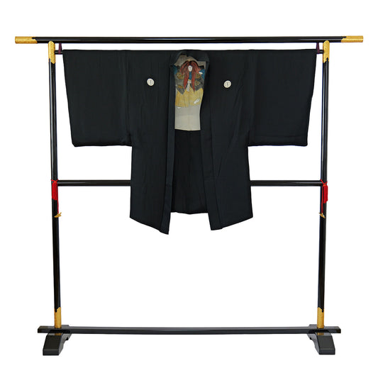 A men's haori coat made of habutae fabric with five crests of a flag and wisteria.｜羽二重の生地にのぼり藤の五つ紋が入った男物羽織
