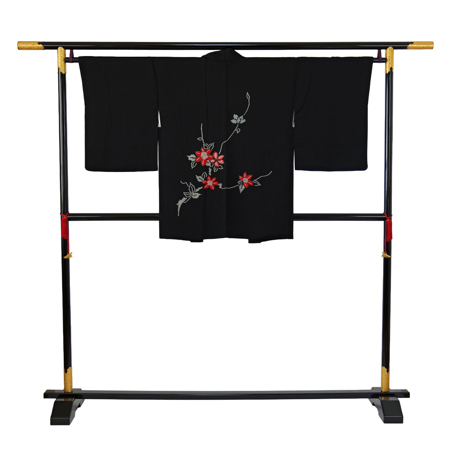 A women's habutae haori coat with a striking red flower pattern on a black background｜黒地に赤花が印象的な女物の羽二重羽織