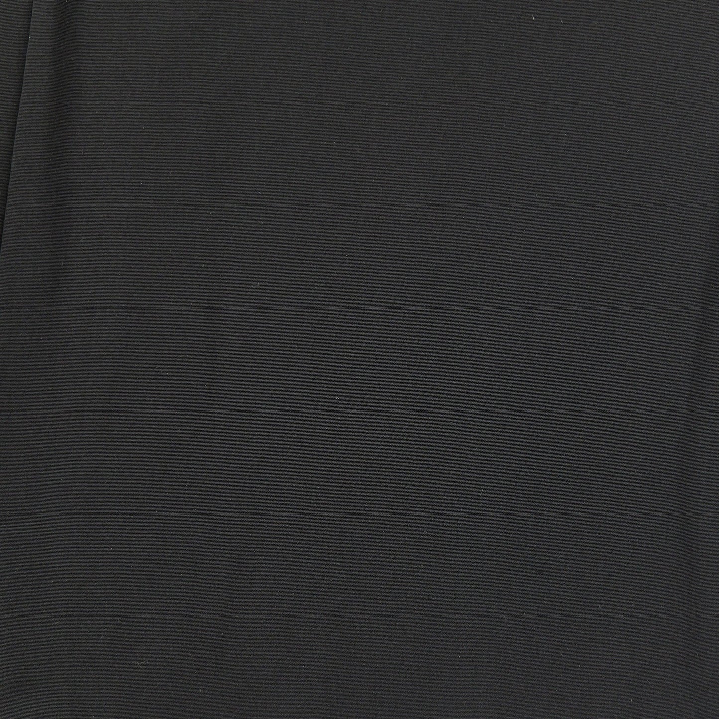 A women's habutae haori coat with a striking red flower pattern on a black background｜黒地に赤花が印象的な女物の羽二重羽織