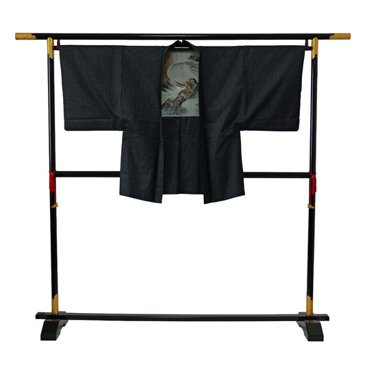 A men's haori coat in indigo Oshima with a striking eagle design｜迫力あるワシの絵が印象的な藍大島の男物羽織