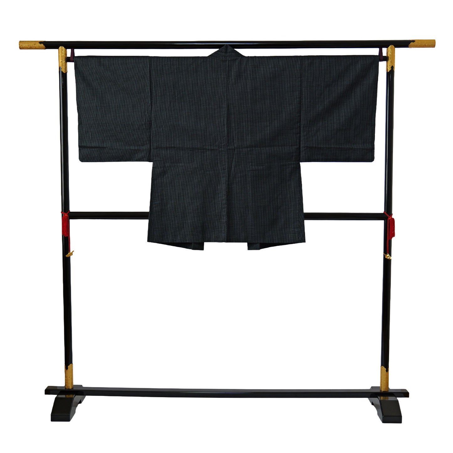 A men's haori coat in indigo Oshima with a striking eagle design｜迫力あるワシの絵が印象的な藍大島の男物羽織