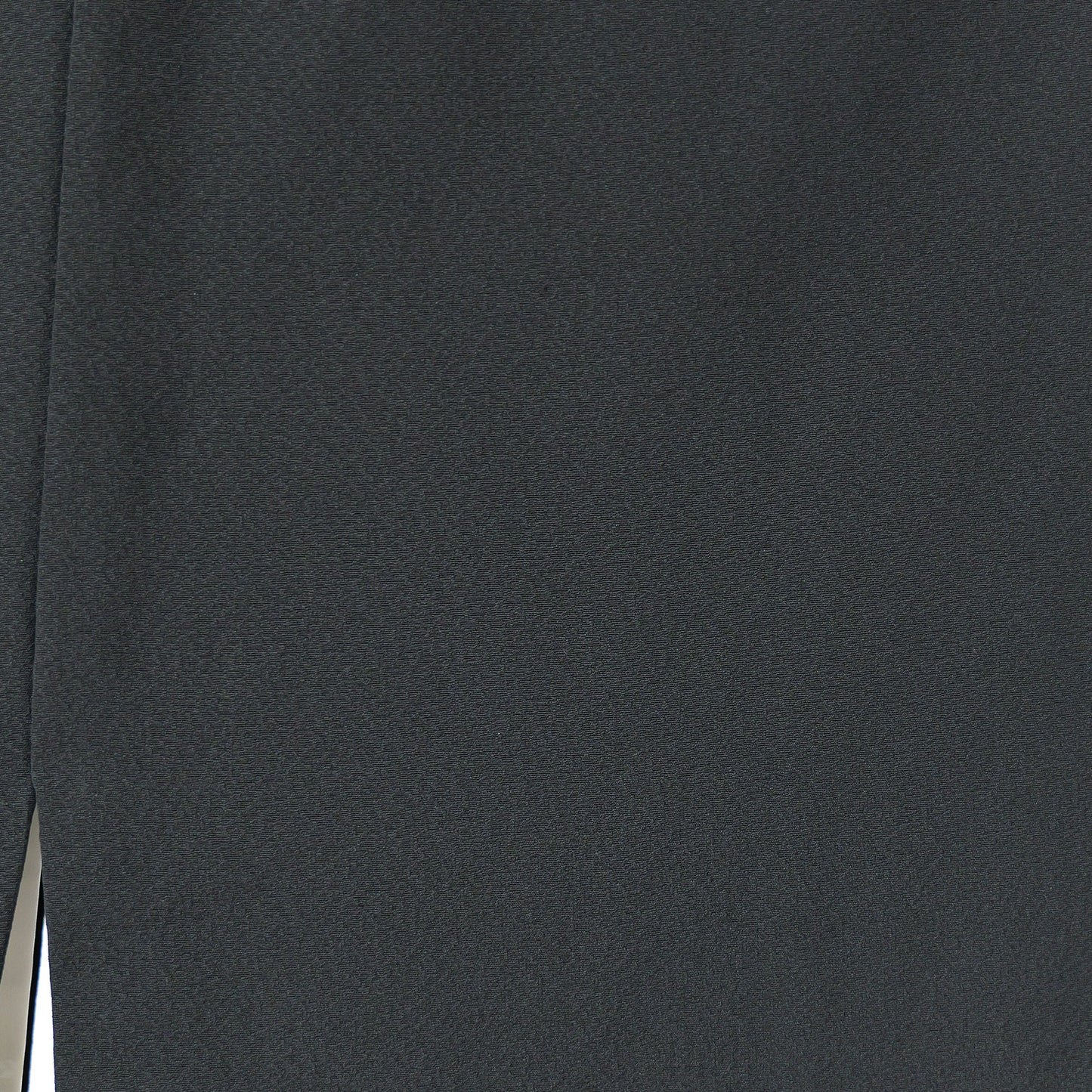 A women's haori coat made of crepe fabric with gold thread woven into it｜ちりめん地の金糸を織り込んだ女物羽織