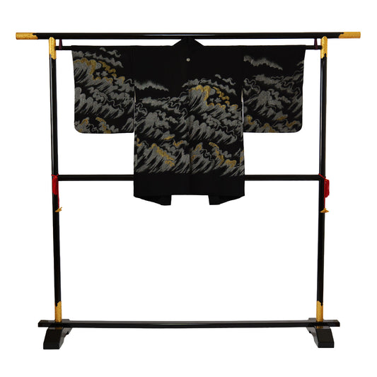 A gorgeous women's haori with gold and silver threads woven into it｜金糸銀糸の織り込みが豪華な女物羽織