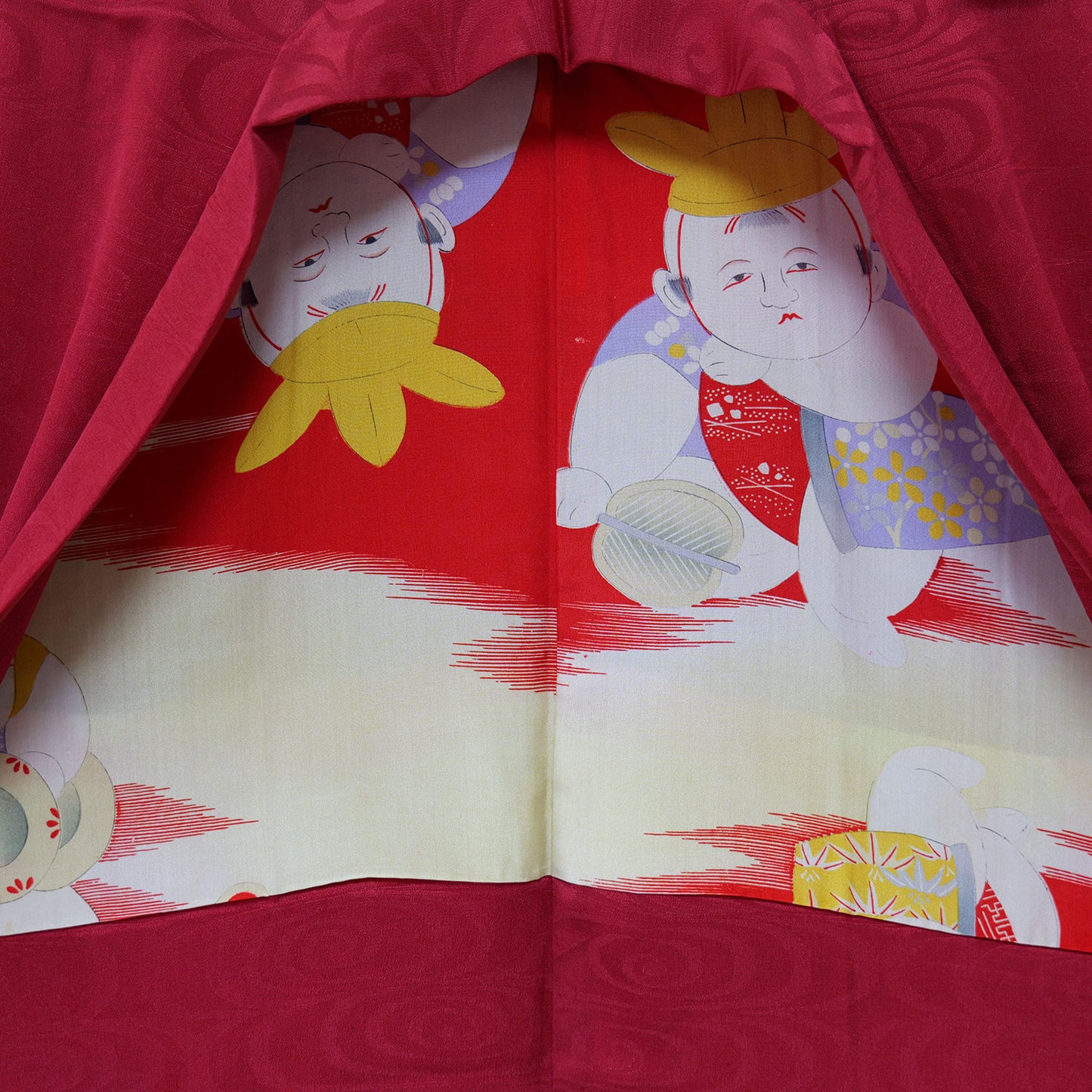 A red women's haori with a child painted on it｜童子が描かれた赤色の女物羽織