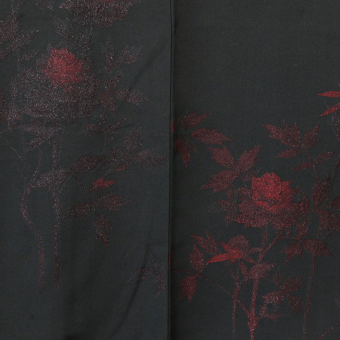 A haori with a subdued floral pattern woven into it｜落ち着いた色合いの花柄を織り込んだ羽織