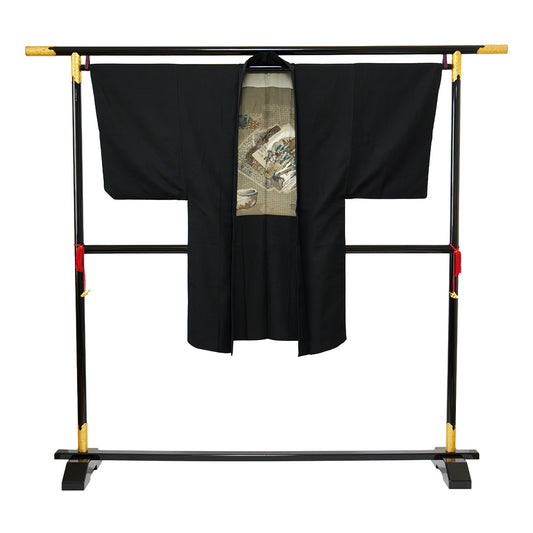 Men's haori with tea ceremony utensils on the lining｜裏地に茶道具を表現した男物羽織