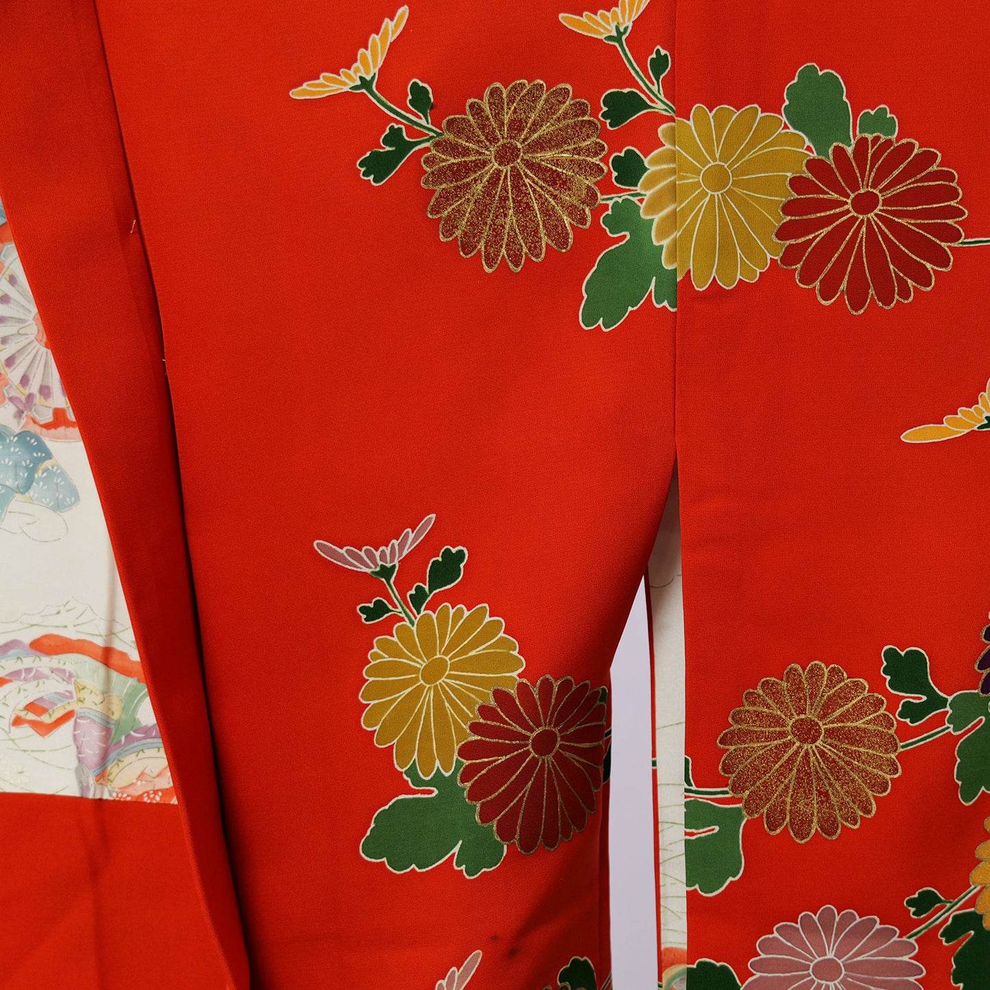 A beautiful orange chrysanthemum patterned Yuzen-dyed haori for women｜オレンジが美しい菊花文様の友禅染の女物羽織